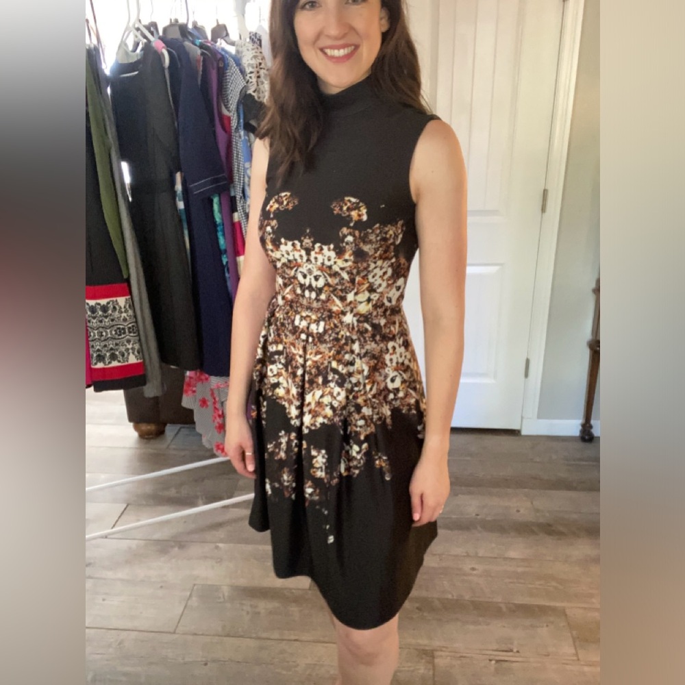Lovely Vintage Antonio Melani Sleeveless Dress